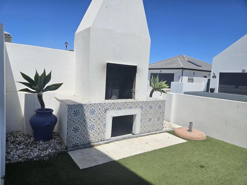 3 Bedroom Property for Sale in Sandy Point Western Cape